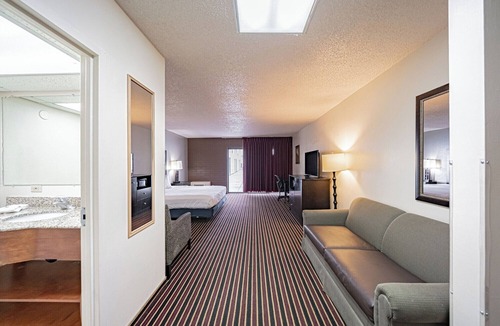 Chubbuck Hotel | Motel 6 Pocatello, ID