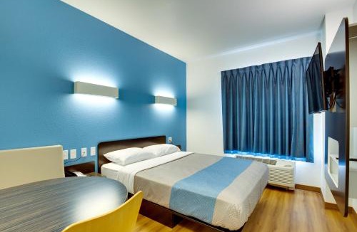 Poplar Bluff Hotel | Motel 6 Poplar Bluff, MO