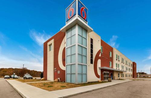Poplar Bluff Hotel | Motel 6 Poplar Bluff, MO
