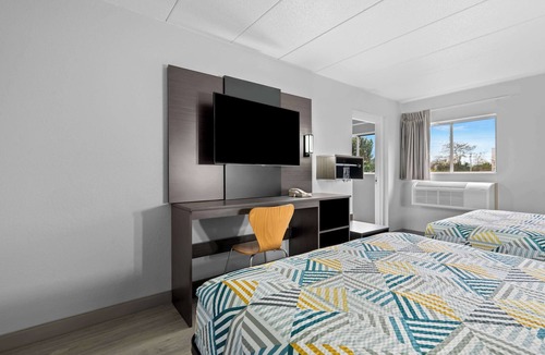 Nasons Corner Hotel | Motel 6 Portland, ME