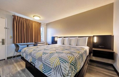 Foster - Powell Hotel | Motel 6 Portland, OR - Southeast