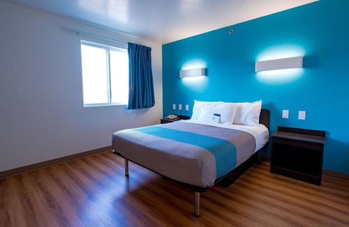 Pottstown Hotel | Motel 6 Pottstown, PA