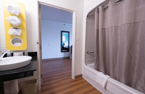Pottstown Hotel | Motel 6 Pottstown, PA
