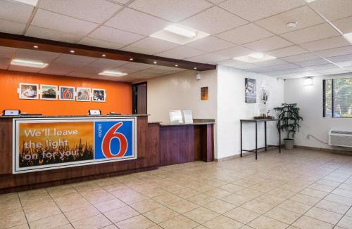 Prospect Heights Hotel | Motel 6-Prospect Heights, IL