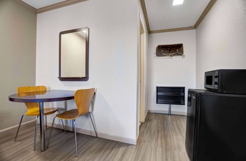 Red Bluff Hotel | Motel 6 Red Bluff, CA