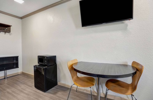 Red Bluff Hotel | Motel 6 Red Bluff, CA