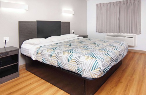 Red Oak Hotel | Motel 6 Red Oak, TX - Dallas