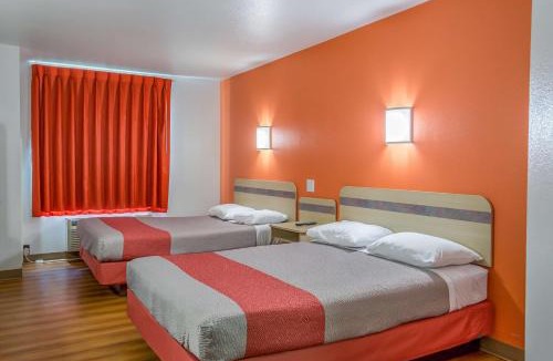 Redmond Hotel | Motel 6-Redmond, OR