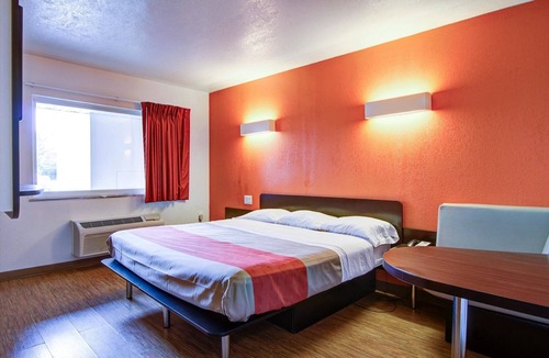 Richfield Hotel | Motel 6 Richfield, OH