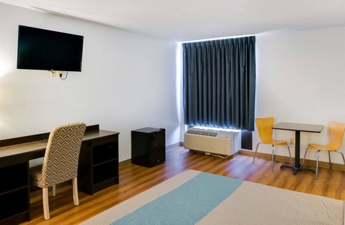 Richmond Hotel | Motel 6 Richmond, IN