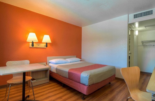 Rubidoux Hotel | Motel 6 Riverside West - Jurupa Valley