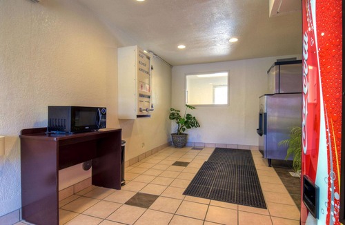 Rubidoux Hotel | Motel 6 Riverside West - Jurupa Valley