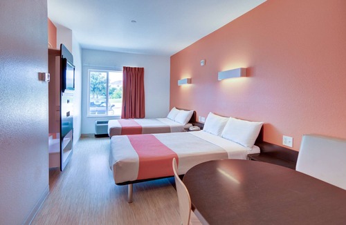 Roanoke Hotel | Motel 6 Roanoke, TX - Northlake - Speedway