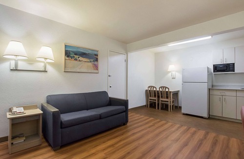 Rochester Hotel | Motel 6 Rochester, MN
