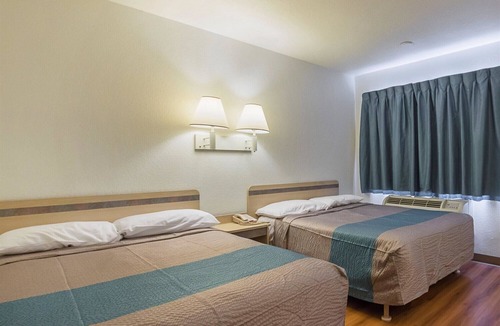 Rochester Hotel | Motel 6 Rochester, MN