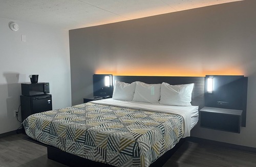 Rockford Hotel | Motel 6 Rockford, IL – RFD Airport