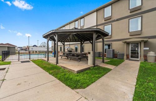 Rosenberg Hotel | Motel 6-Rosenberg, TX