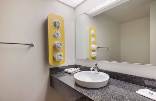 Rothschild Hotel | Motel 6 Rothschild, WI