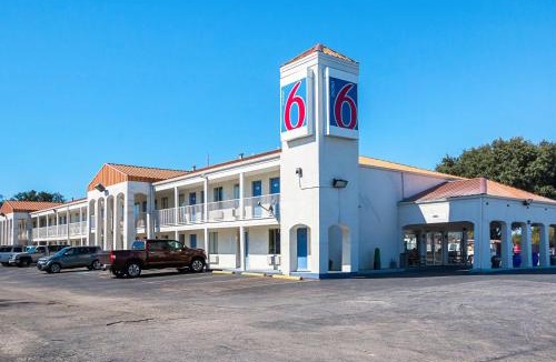Round Rock Hotel | Motel 6-Round Rock, TX
