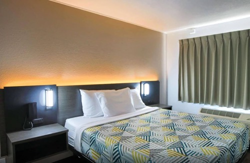 Southeastern Sacramento Hotel | Motel 6 Sacramento, CA - Central