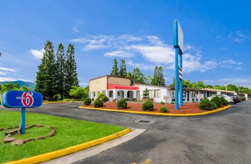 Salem Hotel | Motel 6-Salem, VA