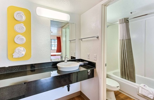 Salinas Hotel | Motel 6 Salinas, CA - North Monterey Area