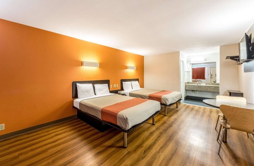San Antonio Hotel | Motel 6 San Antonio, TX - South IH-10 East