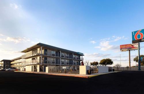 West San Antonio Hotel | Motel 6-San Antonio, TX - West SeaWorld
