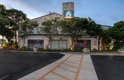 Medical Center District Hotel | Motel 6-San Antonio, TX - Northwest Medical Center
