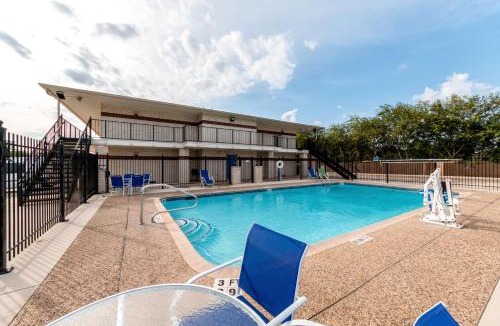 San Antonio Hotel | Motel 6-San Antonio, TX - South IH-10 East
