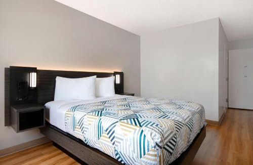Southside Hotel | Motel 6-San Antonio, TX - South