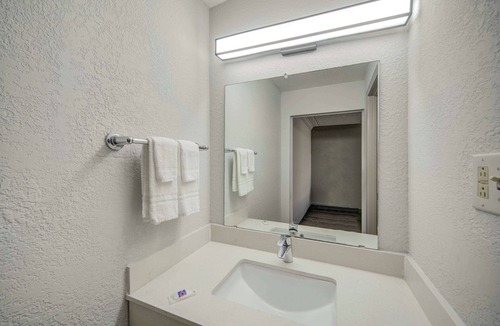 North San Antonio - SAT Hotel | Motel 6 San Antonio, TX – I-35 North Corridor