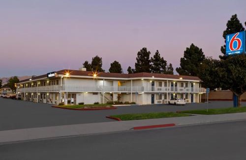 East San Jose Hotel | Motel 6 San Jose CA South