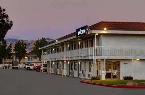 East San Jose Hotel | Motel 6 San Jose CA South