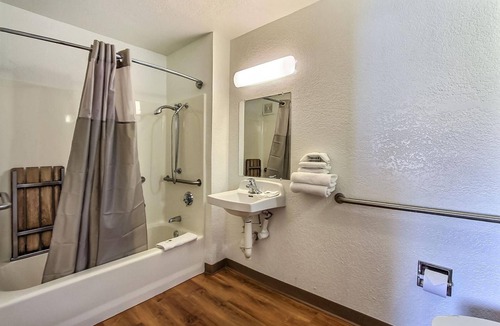 East San Jose Hotel | Motel 6 – San Jose, CA - South