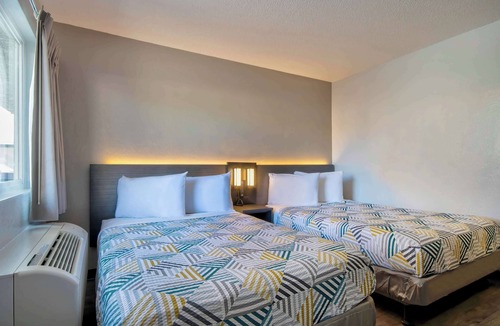 Southside Hotel | Motel 6 Santa Fe