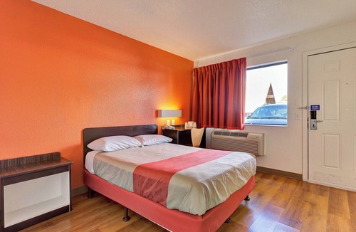 Santa Rosa Hotel | Motel 6 – Santa Rosa, CA - South