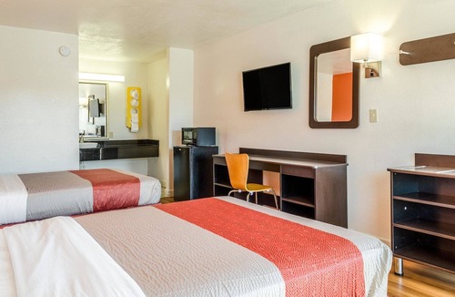 Saraland Hotel | Motel 6 Saraland, AL