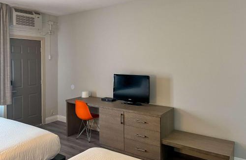 Sault Ste. Marie Hotel | Motel 6 Sault Ste. Marie, ON