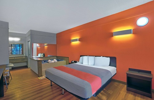 Seaford Hotel | Motel 6 Seaford, DE