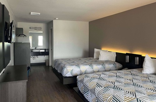 Seguin Hotel | Motel 6 Seguin, TX