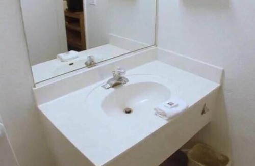 Tyrone Hotel | Motel 6 Silver City, NM
