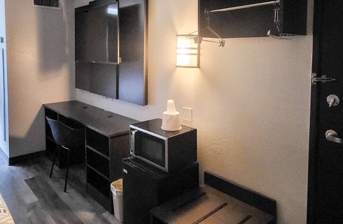 Sinton Hotel | Motel 6 Sinton, TX