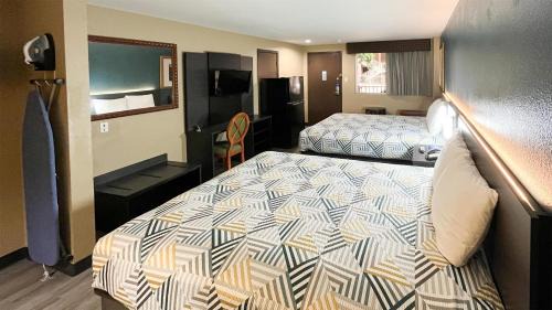 Ira Hotel | Motel 6-Snyder, TX