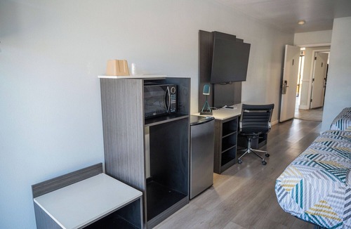 Soledad Hotel | Motel 6 Soledad, CA