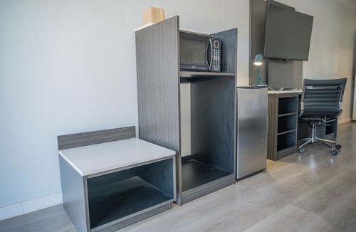 Soledad Hotel | Motel 6 Soledad, CA