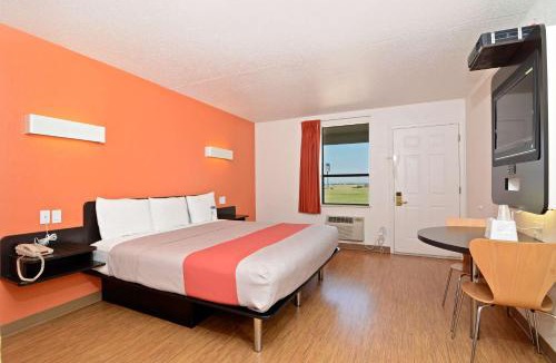 South Haven Hotel | Motel 6-South Haven, KS