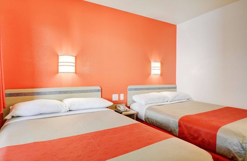 Southington Hotel | Motel 6 Southington, CT - Hartford