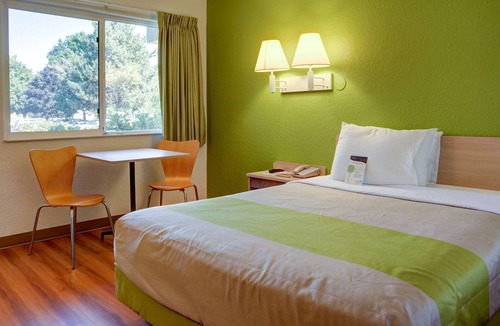 Springfield Hotel | Motel 6 Springfield, OR - Eugene North