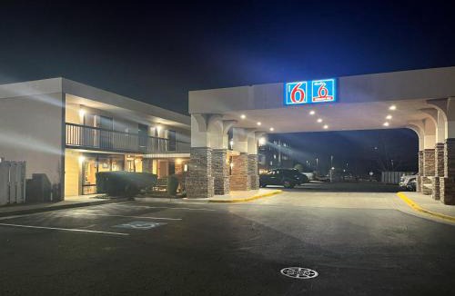 Aquia Harbour Hotel | Motel 6 Stafford VA Quantico